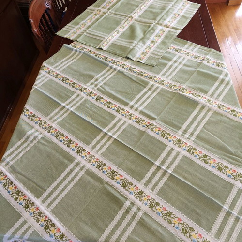 Vintage set tablecloth 150x150 and three placemats new
