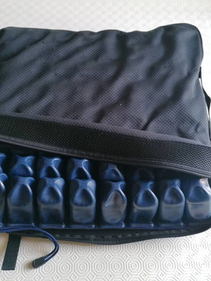 Moretti Seat Cushion with Air Cells like new
