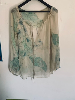 Silk shirt like new, multicolored, size L
