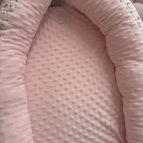 Baby nest like new