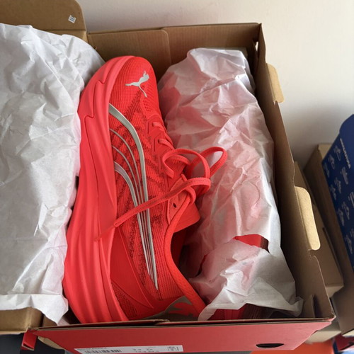 Puma Deviater Nitro 4 running shoe size 44, red