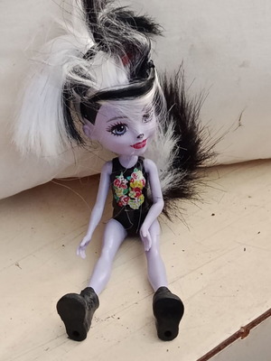 Κούκλα Enchantimals Sage Skunk σαν καινούργιο
