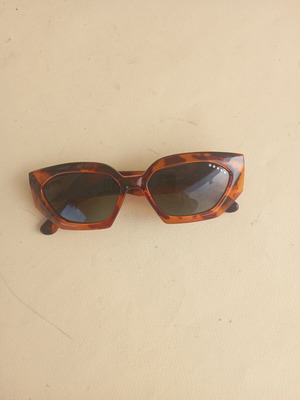 Vintage Tortoiseshell Sunglasses like new, brown