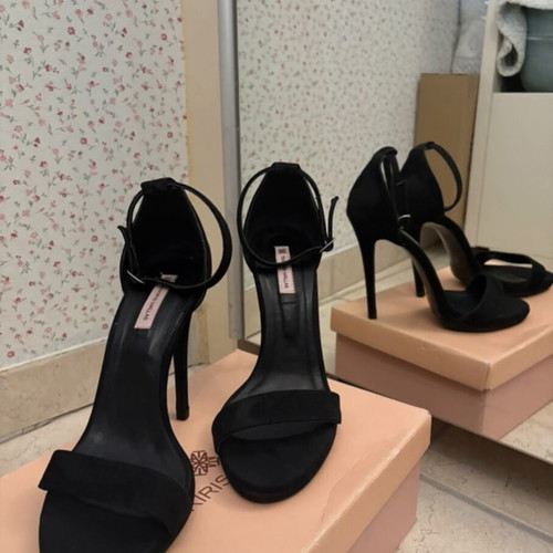 Tsakiris Mallas black sandals like new, size 40