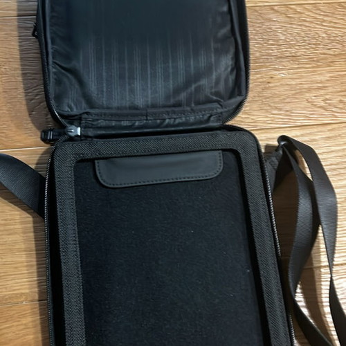 Tumi messenger bag for iPad like new, black and gray