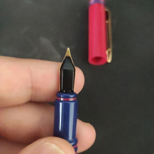 Pen in excellent condition