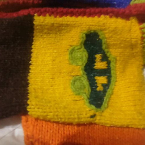 Hand knitted wool sweater with zipper and car decoration, new, for 3-year-old child