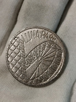 Luna Park token used, retro