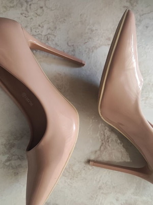 Beige pumps size 40, 10 cm heel