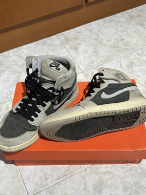 Air Zoom Jordan sneakers like new, size 38, grey