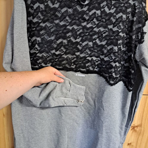 Women's sweatshirt with black lace, like new, size L