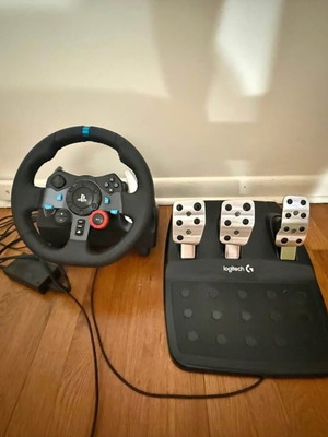 Logitech G29 Driving Force състезателен волан с педали като нов