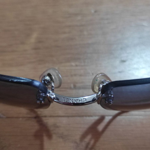 Chanel sunglasses like new, gray