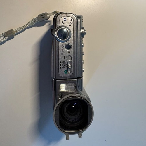 Nikon Coolpix S4 camera like new, for parts or repair
