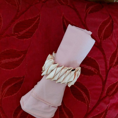 Shell bracelet like new