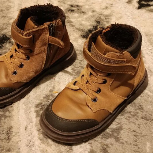 Mayoral kids boots size 28 like new brown