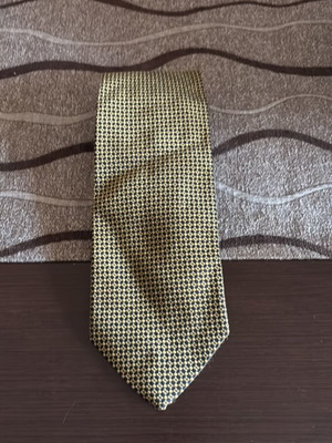 Pagoni de luxe 1933 men's silk tie like new, yellow and orange