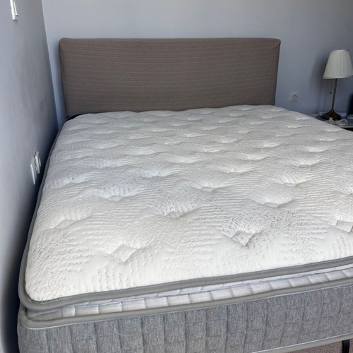 Hudson King Koil Anatomical Mattress 160x200x30cm like new