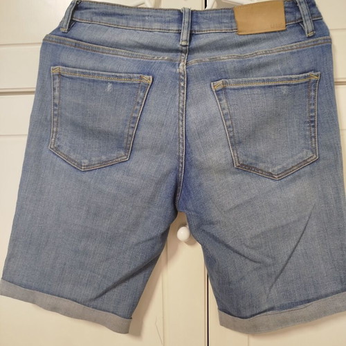 Women's denim bermuda shorts H&M size 28 like new, blue