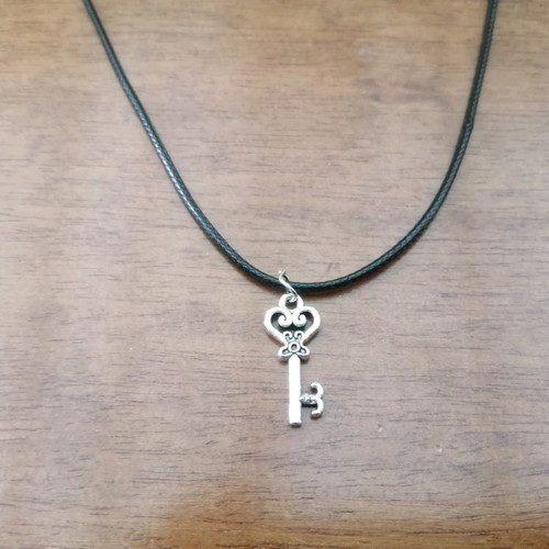 Leather Pendant Necklace Key New