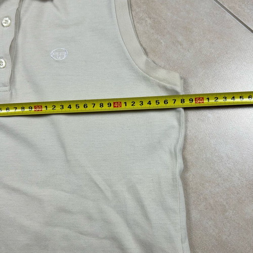 Sergio Tacchini sleeveless polo Large Vintage 90s Retro with a polo collar and buttons