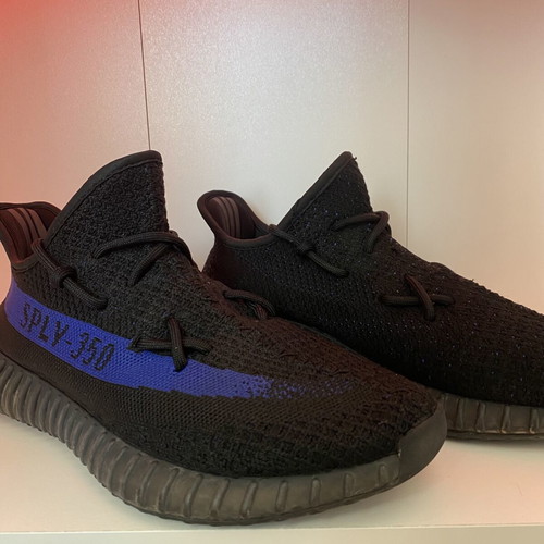 Yeezy 350 V2 sneakers black blue size 42 used in good condition