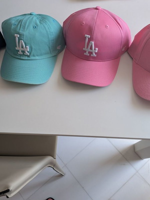 LA Dodgers caps New Era like new, pink, one size