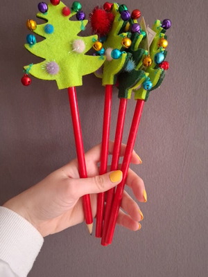 Christmas pencils like new