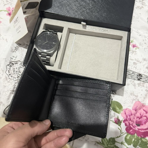 Michael Kors wallet and watch set new with warranty