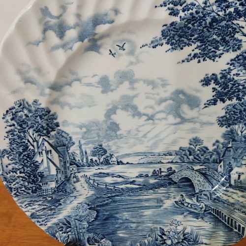 Ridgway Ironstone England porcelain plate like new, decorative