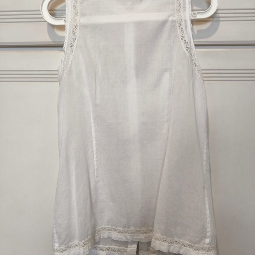 Venus Victoria sleeveless voile blouse with lace, white, size L