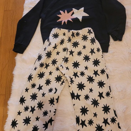 Two in a castle tracksuit set like new for girls 5-6 years old