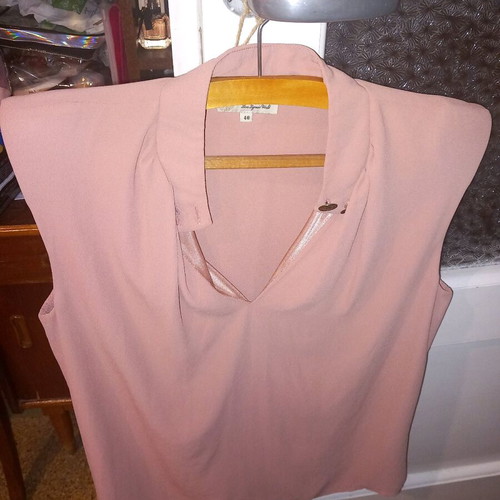 Lynne blouse like new, size 40, beige