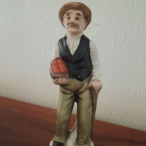 Figurine statue like new