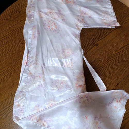 Silk robe M/L like new