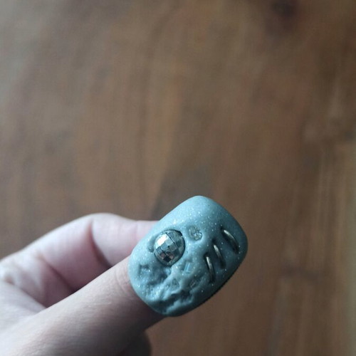 Adjustable ring silver with gray stone new