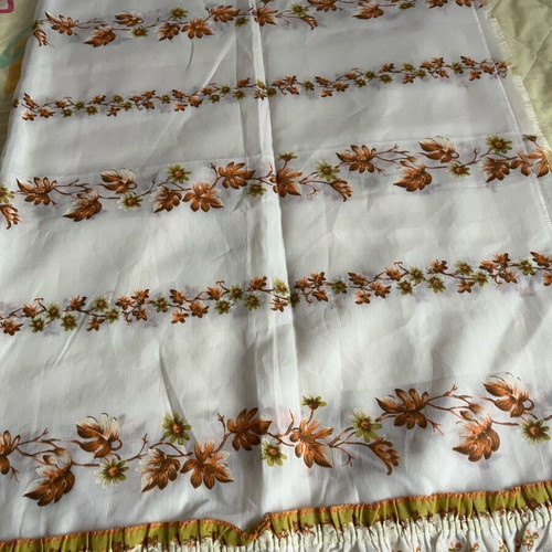 Curtain new, width 2.40m height 0.90m, unsewn