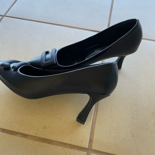 Franchesca Moretti black pumps like new, size 39