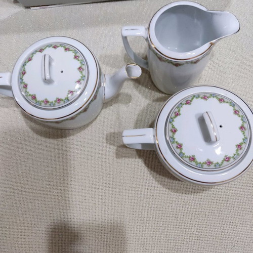 Altrohlau CMR porcelain teapots and creamer used
