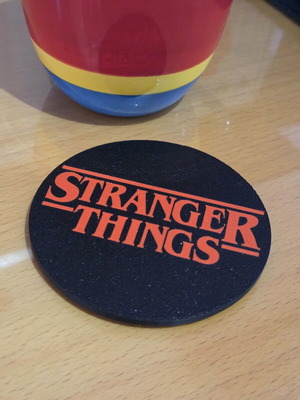 Σουβέρ Stranger Things καινούργιο με 4 αντιολισθητικά grips σιλικόνης