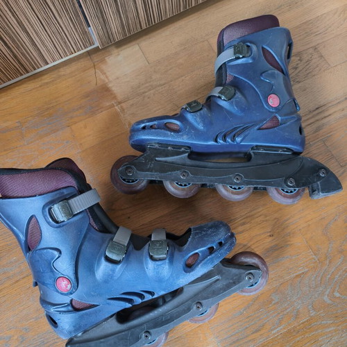 Roller skates used, size 40, functional with wear marks
