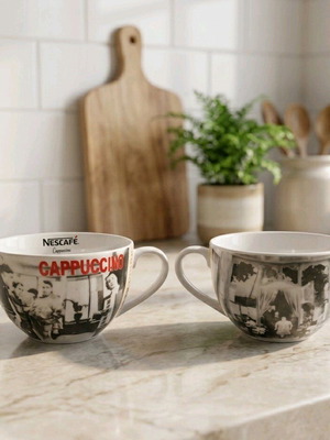 Nescafé Cappuccino Wonderful Days set of 2 cups like new