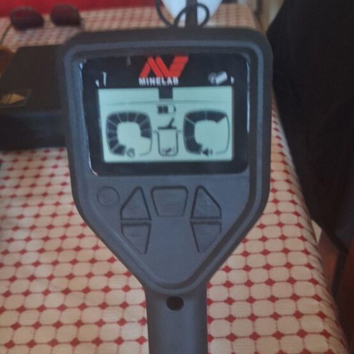 Minelab Gold Monster 1000 metal detector new with accessories and warranty