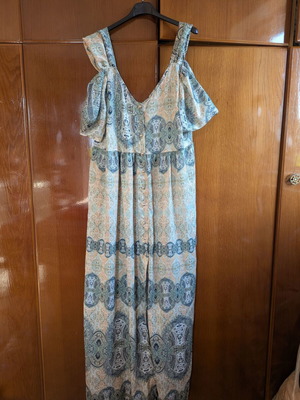 Nidodileda dress one size like new, beige and green