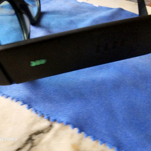 Sunglasses like new, black with green lens