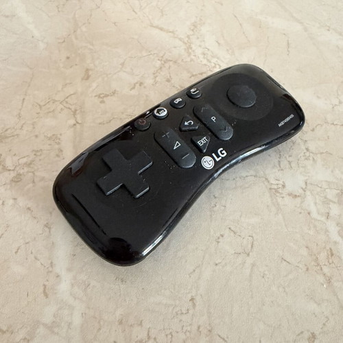 LG ANGR700 TV remote control gaming controller like new