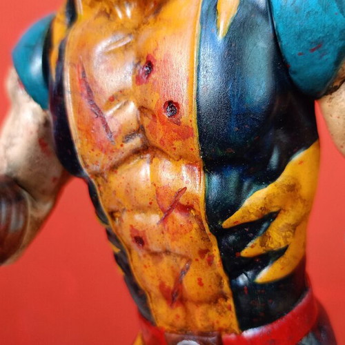 Wolverine figure 30 cm like new with wooden base diorama