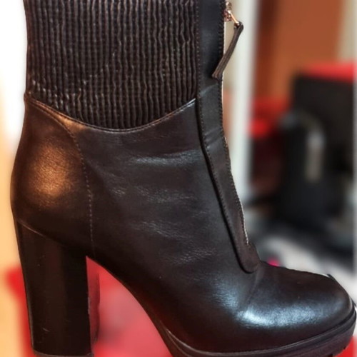 Migato women's black ankle boots like new, 10cm heel