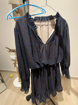 Mini long-sleeve dress with gathered waist, like new