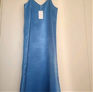 Υπέροχο μπλε σατέν φόρεμα vila νούμερο 40 καινούργιο